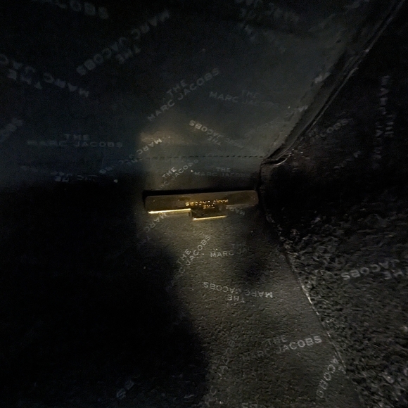 The Marc Jacobs Kiss Lock Tote - Picture 12 of 12